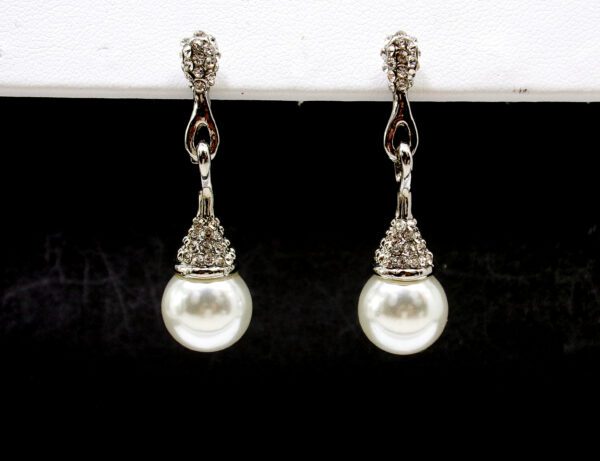 PEARL AND CRYSTAL EARRINGS - Image 5