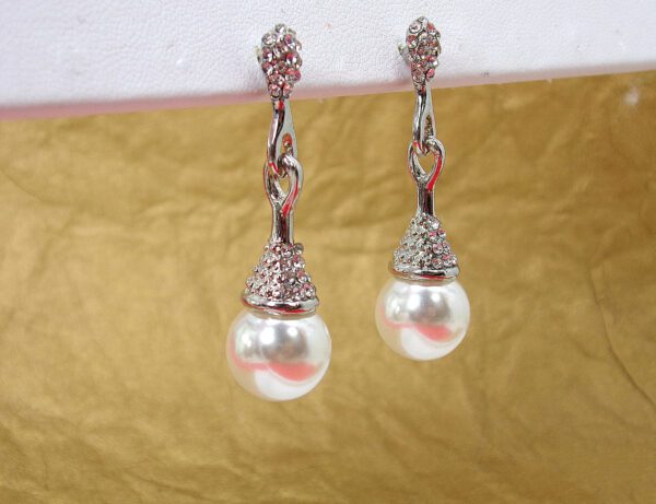 PEARL AND CRYSTAL EARRINGS - Image 4