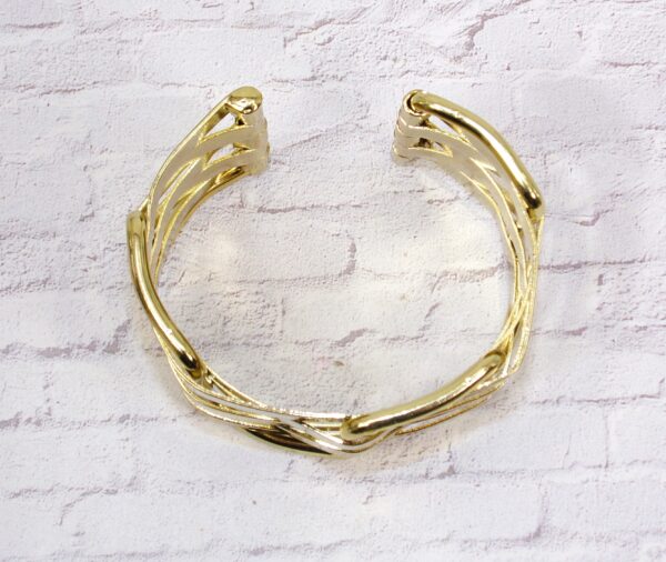 WIDE GOLD LAYERED METAL CUFF BRACELET - Image 3