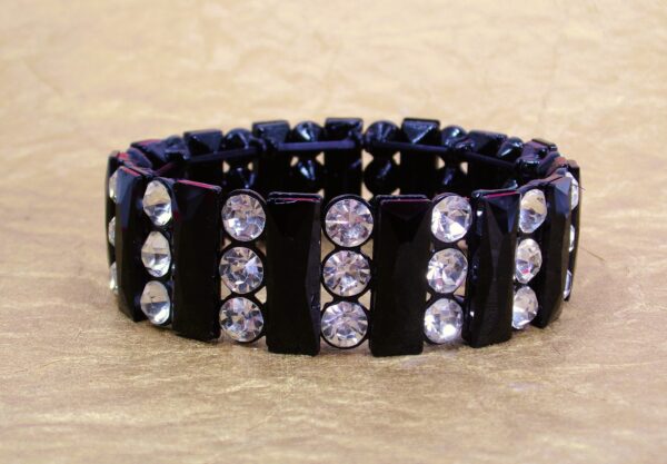 BLACK GLASS & CLEAR CRYSTAL STRETCH BRACELET - Image 2