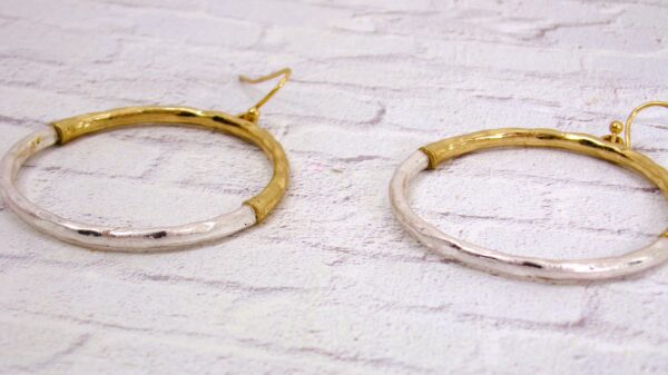 SILVER AND GOLD HOOP EARRINGS - Image 5