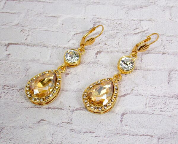 GOLD AND CLEAR CRYSTAL NECKLACE AND EARRING SET - Image 8