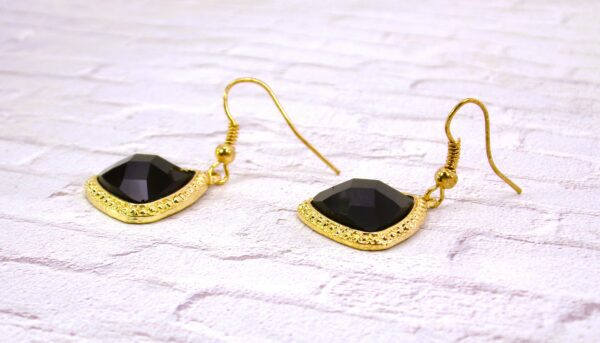 BLACK TRIANGLE SHAPE BEAD EARRINGS IN GOLD SETTING - Image 3