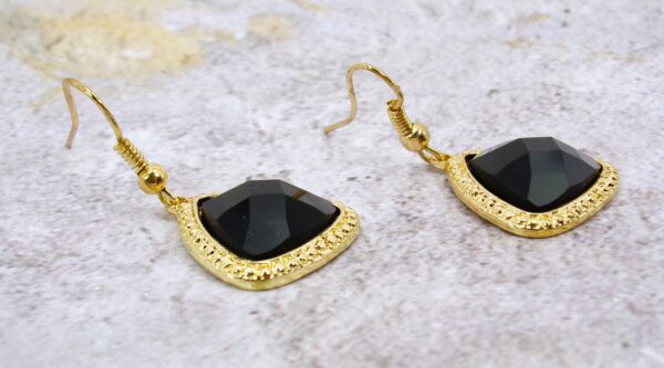 BLACK TRIANGLE SHAPE BEAD EARRINGS IN GOLD SETTING - Image 5