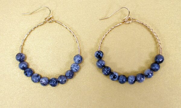 GOLD HOOP EARRINGS WITH GRAY STONE BEADS - Image 7