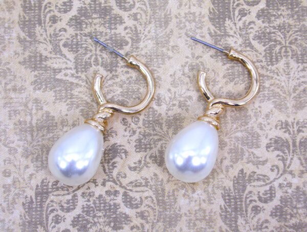 PEARL TEARDROP EARRINGS - Image 5