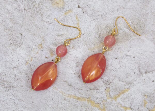 PEACH TONE SWIRL FINISH DOUBLE BEAD EARRINGS - Image 2