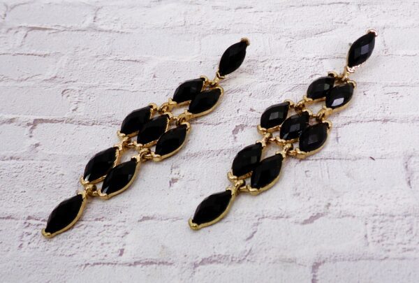 LONG BLACK DRAMA EARRINGS - Image 4