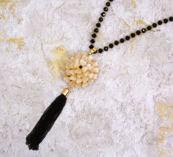 LARGE WHITE FLOWER PENDANT TASSEL NECKLACE - Image 8