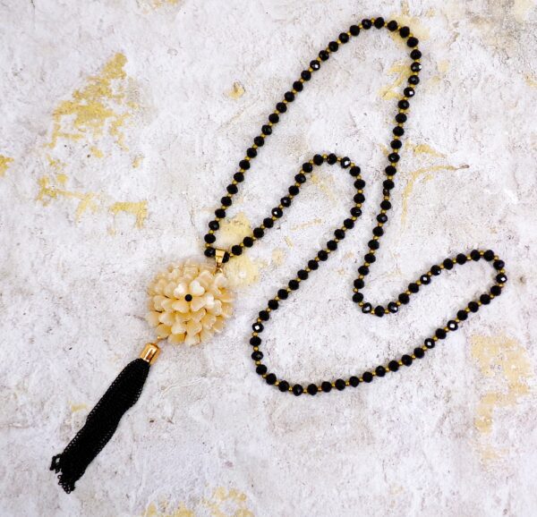 LARGE WHITE FLOWER PENDANT TASSEL NECKLACE - Image 3