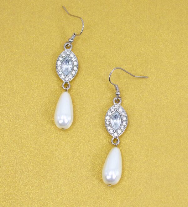 PEARL AND CRYSTAL STATEMENT EARRINGS - Image 5