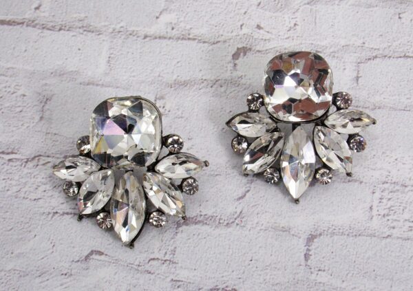 ELEGANT CRYSTAL STATEMENT EARRINGS - Image 5