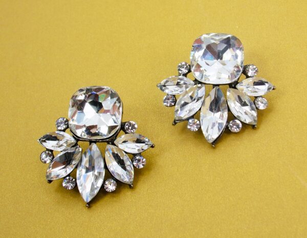ELEGANT CRYSTAL STATEMENT EARRINGS - Image 2