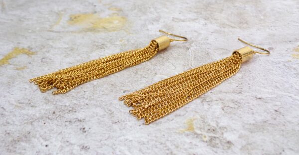 GOLD FRINGE CHAIN EARRINGS - Image 5