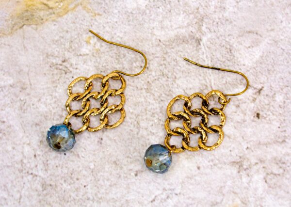 OPEN LATTICE LINK EARRINGS WITH BLUE GLASS BEAD - Image 4