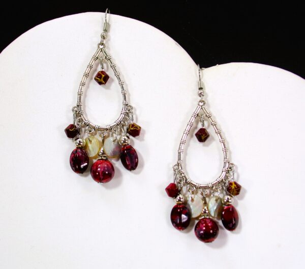 RED AND SHELL BEAD HOOP EARRINGS - Image 3