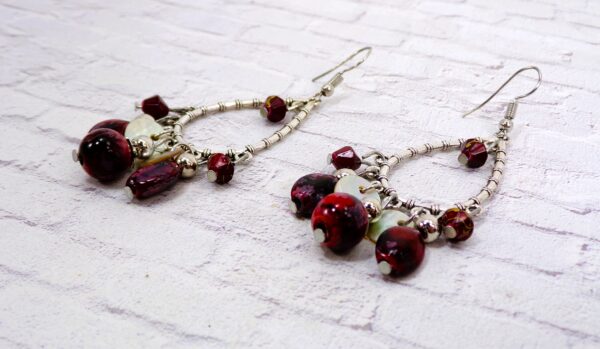 RED AND SHELL BEAD HOOP EARRINGS - Image 4