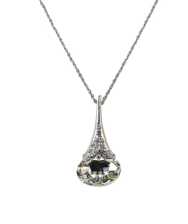 necklace pendant with teardrop design