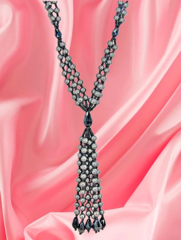 GRAY PEARL AND GLASS BEAD TASSEL NECKLACE - Image 3