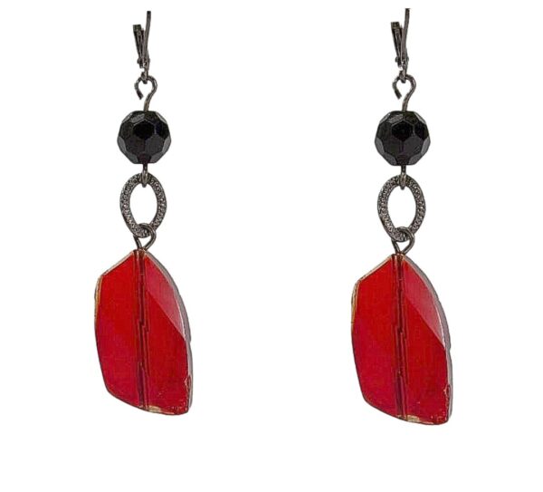 LONE RED AND BLACK GLASS BEAD EARRINGS - Image 7