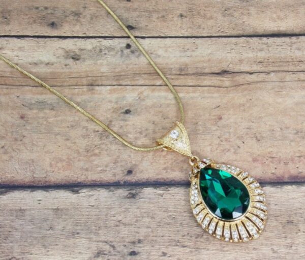 GREEN CRYSTAL TEARDROP PENDANT NECKLACE - Image 10