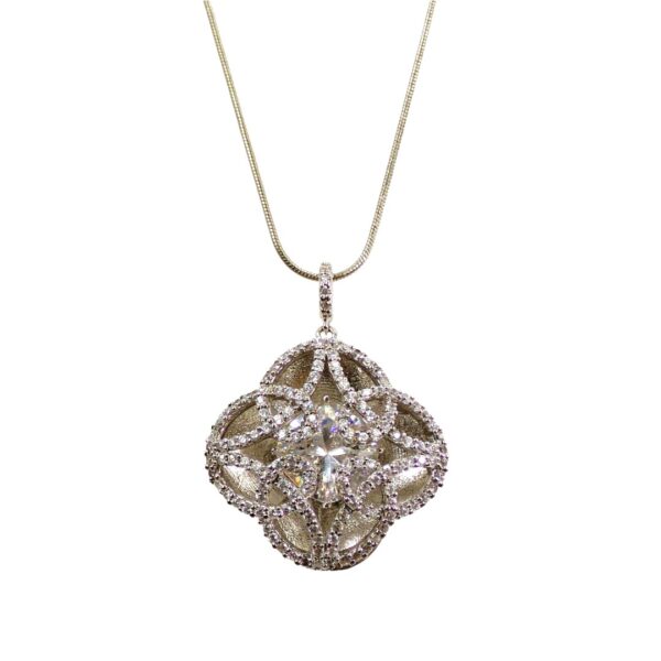 CLOVER PENDANT NECKLACE WITH CUBIC ZIRCONIA STONES