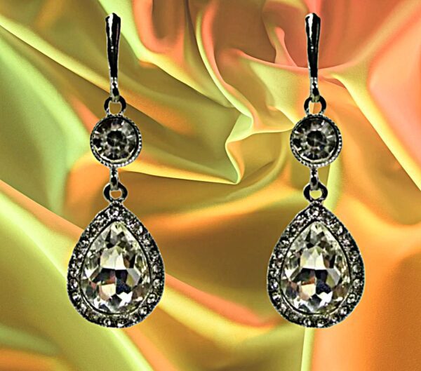 LONG CRYSTAL TEARDROP EARRINGS - Image 3