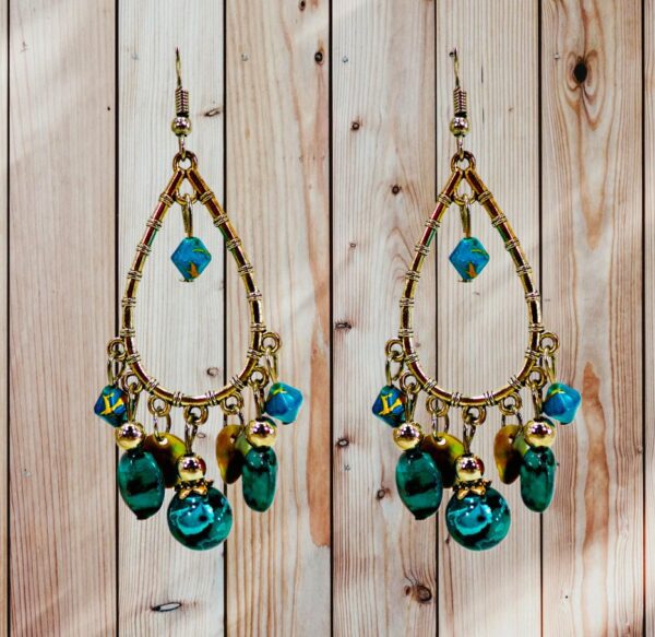 TURQUOISE BEADED HOOP EARRINGS - Image 3