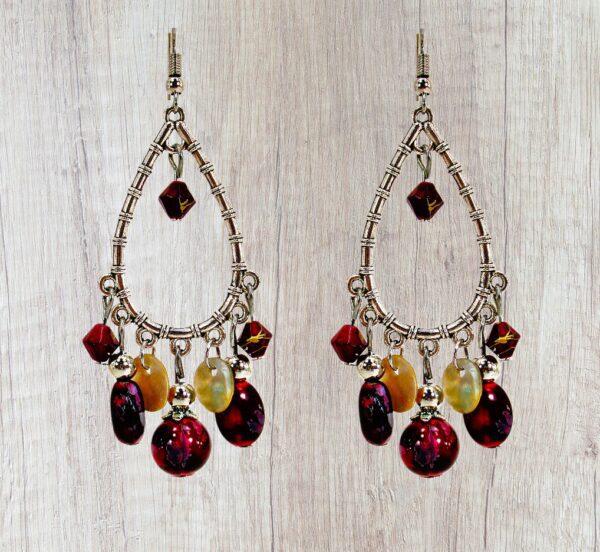 RED AND SHELL BEAD HOOP EARRINGS - Image 5