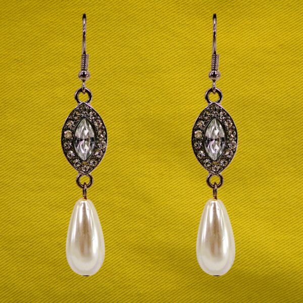 PEARL AND CRYSTAL STATEMENT EARRINGS - Image 4