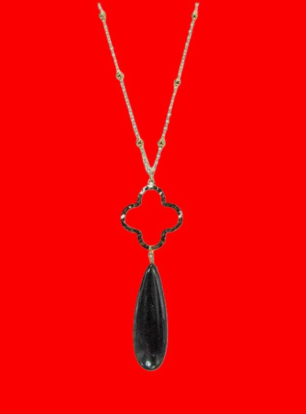 BLACK TEARDROP STONE & CLOVER CHARM NECKLACE - Image 6