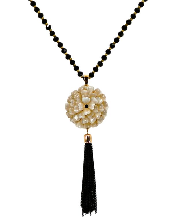LARGE WHITE FLOWER PENDANT TASSEL NECKLACE