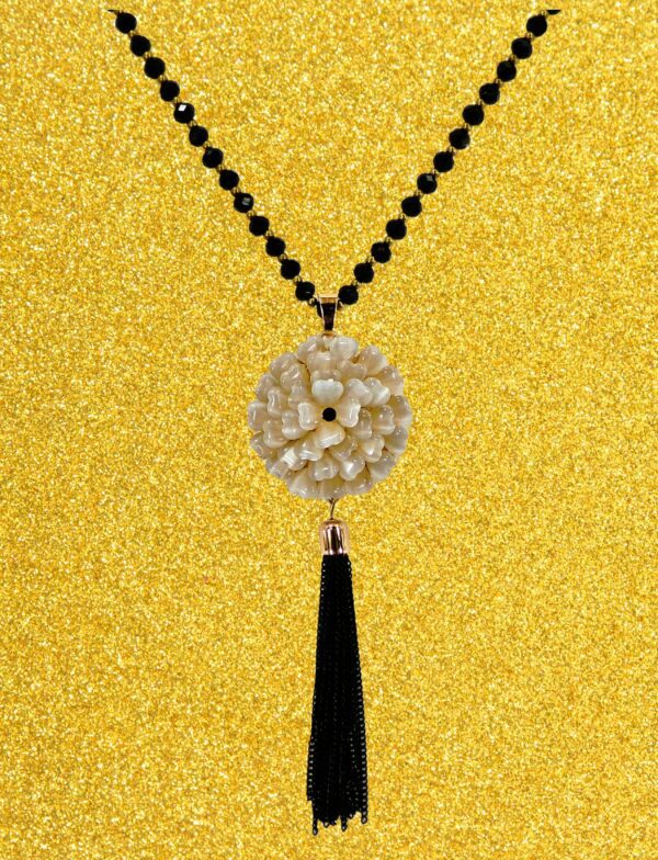 LARGE WHITE FLOWER PENDANT TASSEL NECKLACE - Image 9