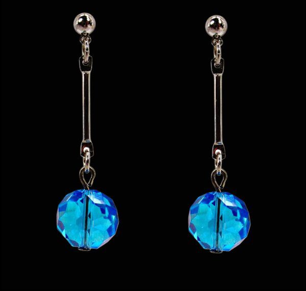 AQUA BLUE GLASS BEAD EARRINGS - Image 4