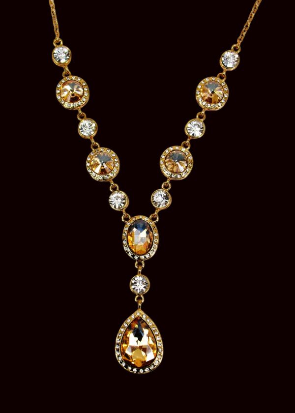 GOLD AND CLEAR CRYSTAL NECKLACE AND EARRING SET - Image 12