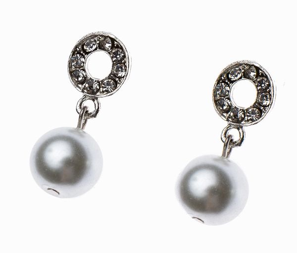 earrings with silver fastener and pearl