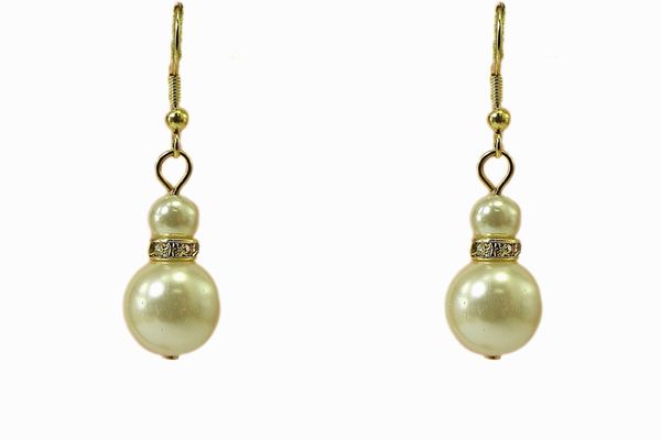 earrings with gourd-shaped pearls