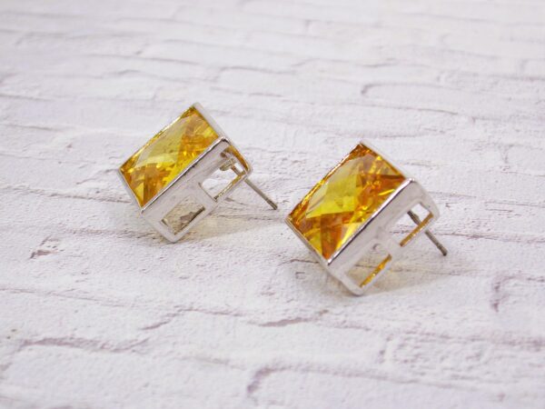 LARGE YELLOW SQUARE CUBIC ZIRCONIA EARRINGS - Image 3