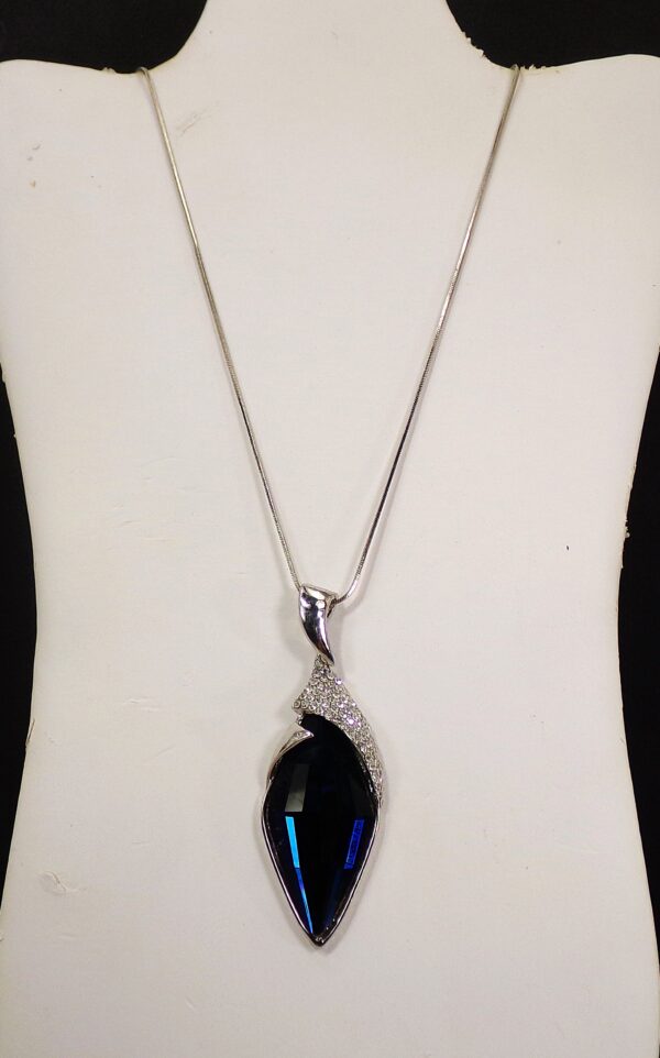 LONG SPARKLING BLUE AND CLEAR CRYSTAL PENDANT - Image 3