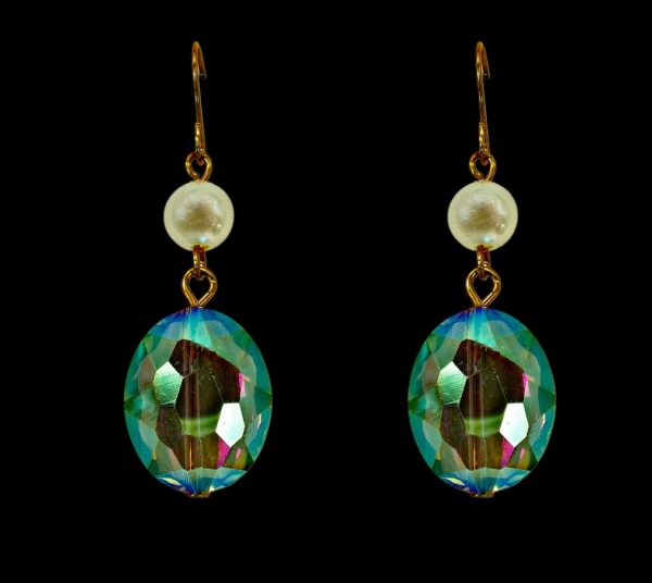 GREEN GLASS AND WHITE PEARL BEAD EARRINGS - Image 2
