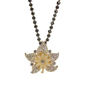 Sparkling crystal flower pendant necklace