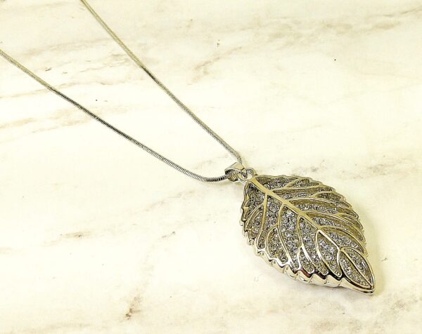 ELEGANT CRYSTAL LEAF PENDANT NECKLACE - Image 8