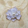 WHITE FLOWER PIN WITH PEARL - Image 4