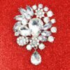 LARGE CLEAR CRYSTAL BROOCH PIN WITH FLOWERS - Image 3