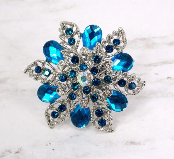 CRYSTAL FLOWER PIN WITH AQUA BLUE CRYSTALS - Image 4