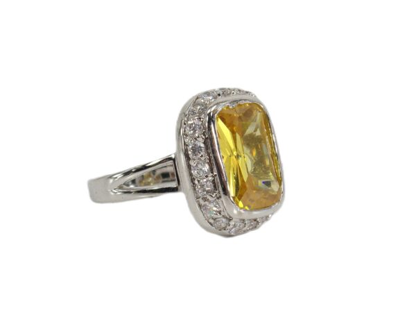 YELLOW RECTANGLE CUBIC ZIRCONIA STONE RING - Image 3