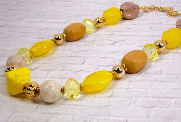 YELLOW AND BROWN BEAD NECKLACE - Image 4