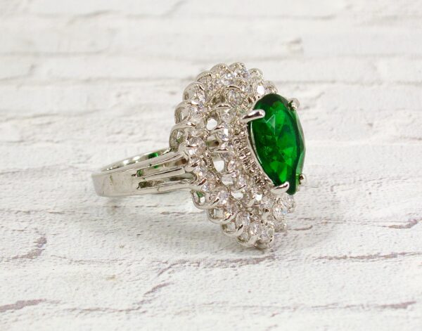 GREEN TEARDROP SHAPE CUBIC ZIRCONIA STONE RING SIZE 7 - Image 6