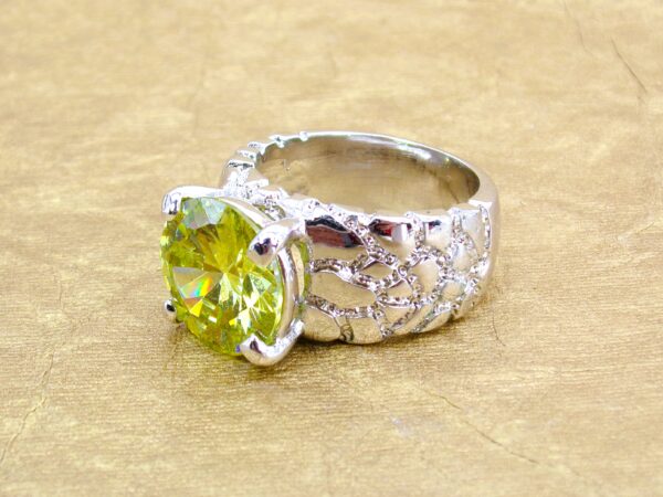 YELLOW ROUND SOLITAIRE CUBIC ZIRCONIA STONE RING SIZE 8 - Image 6