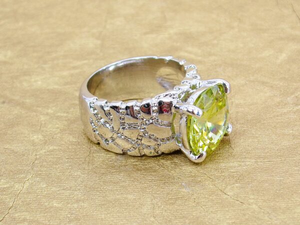 YELLOW ROUND SOLITAIRE CUBIC ZIRCONIA STONE RING SIZE 8 - Image 5